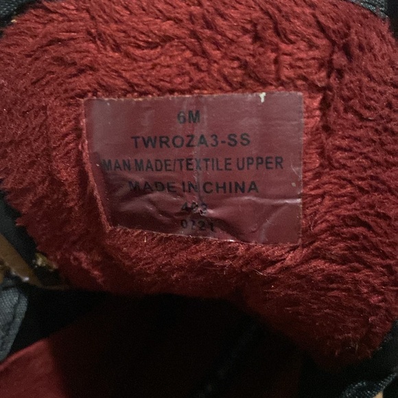 Tommy Hilfiger Women’s DuckBoot, size 6M - Picture 8 of 12